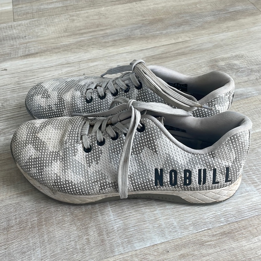 NOBULL Women’s Grey Trainer Sneakers size 9